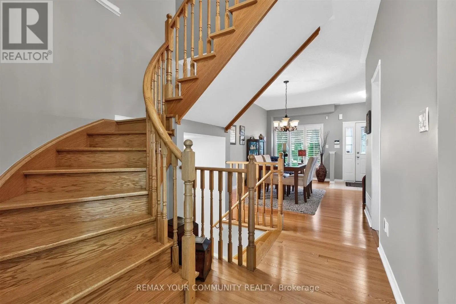 61 COZENS DRIVE