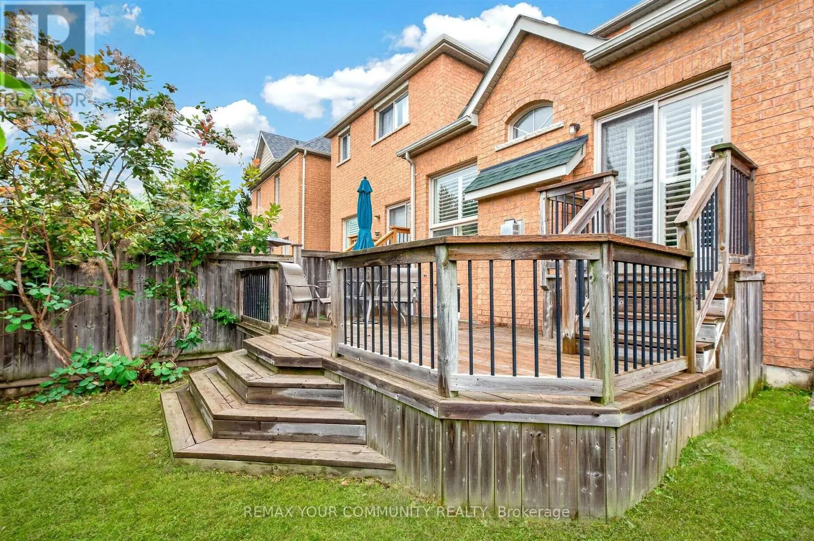 61 COZENS DRIVE