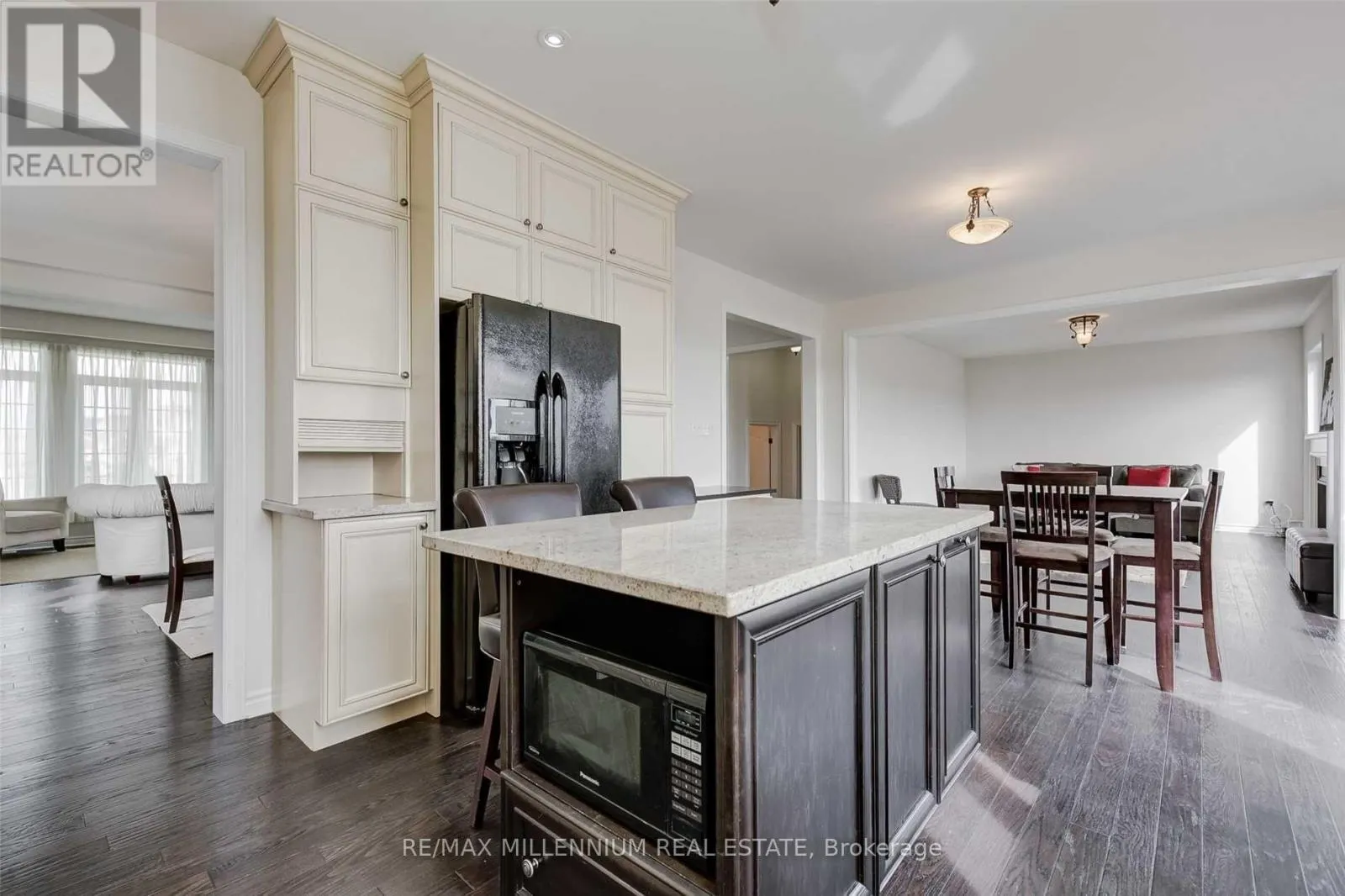 77 COLLIER CRESCENT