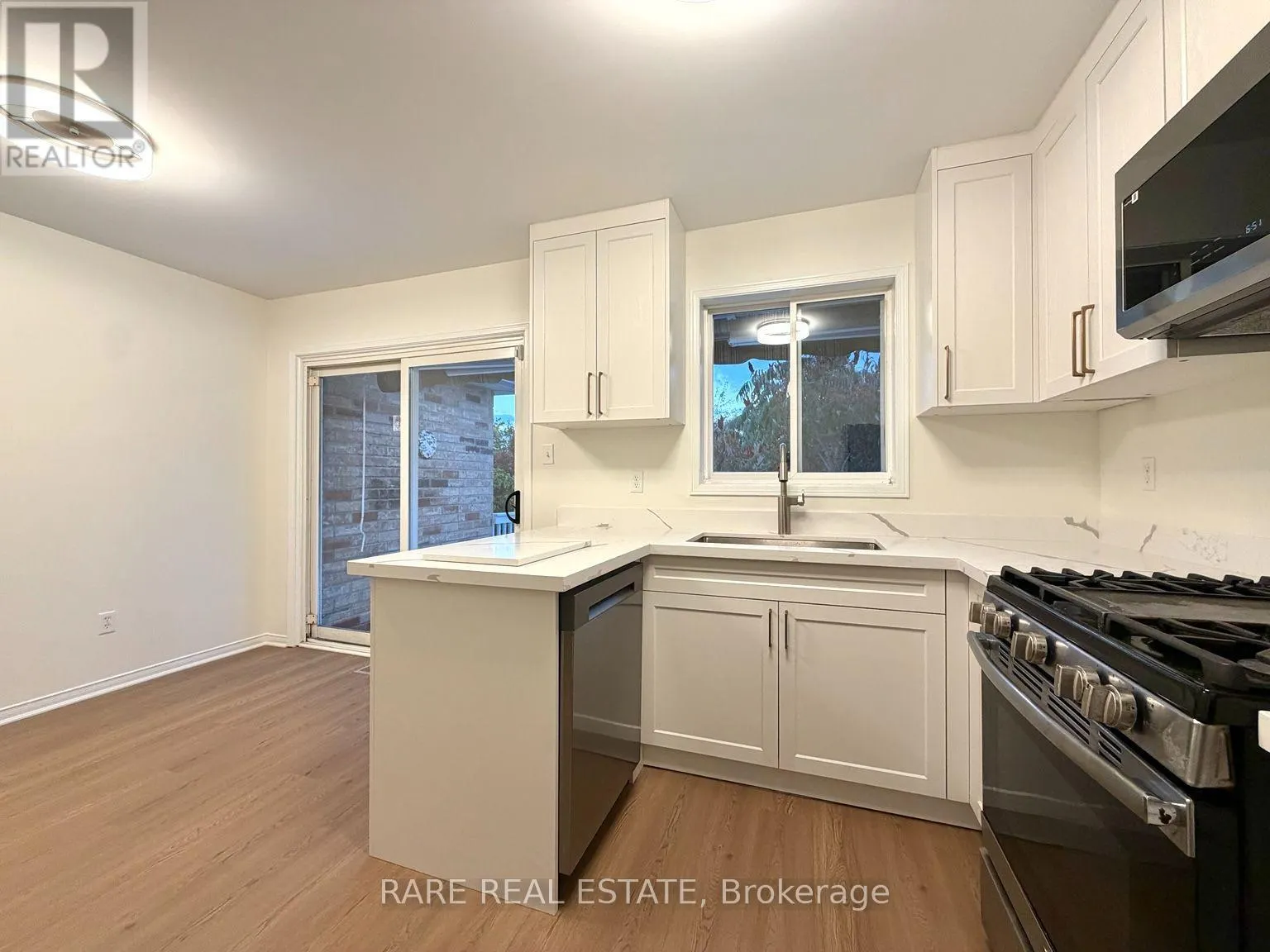 1045 CORRIE STREET
