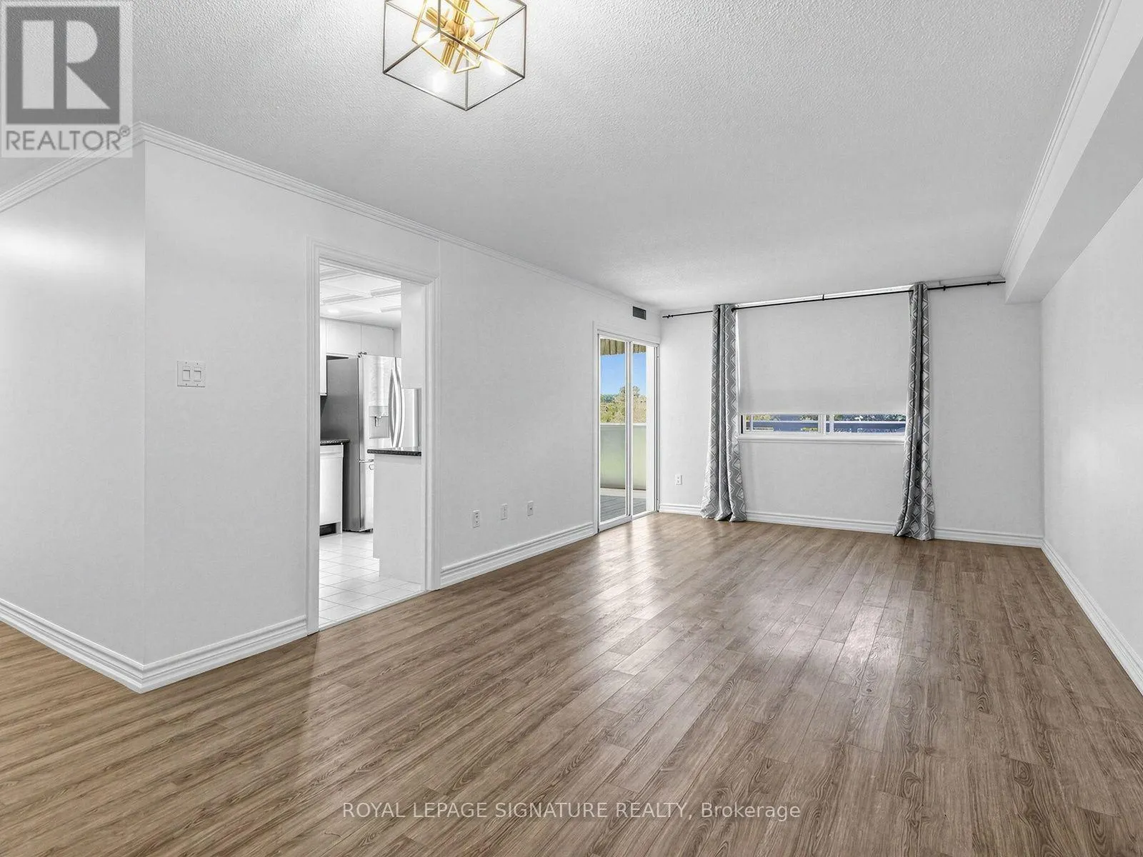 303 - 20 HARDING BOULEVARD W