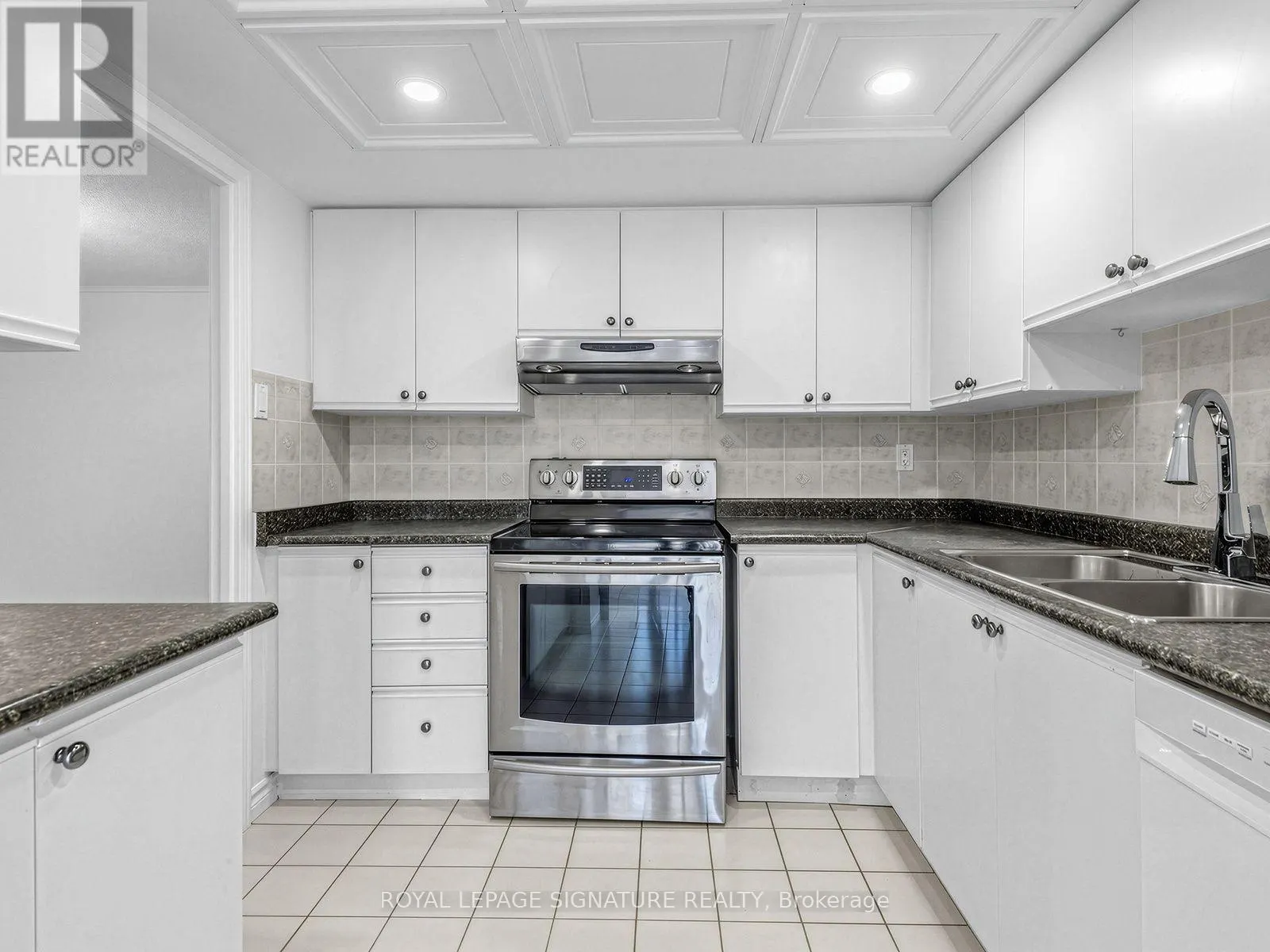 303 - 20 HARDING BOULEVARD W