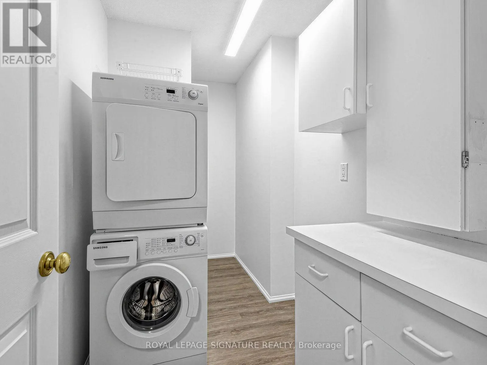 303 - 20 HARDING BOULEVARD W