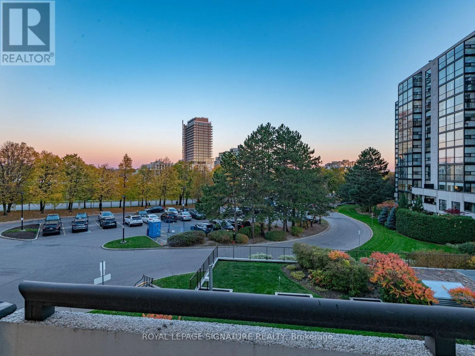 303 - 20 HARDING BOULEVARD W