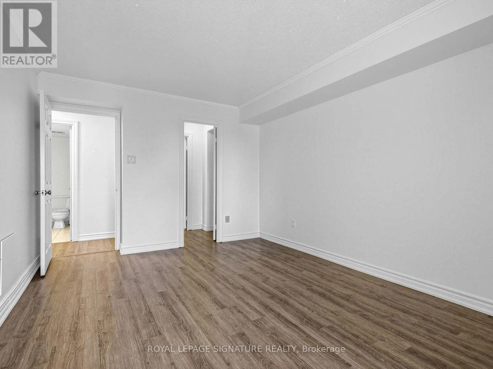303 - 20 HARDING BOULEVARD W