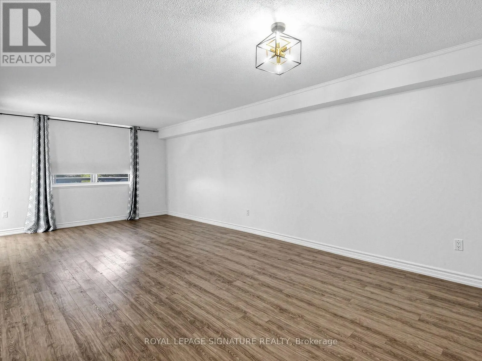 303 - 20 HARDING BOULEVARD W