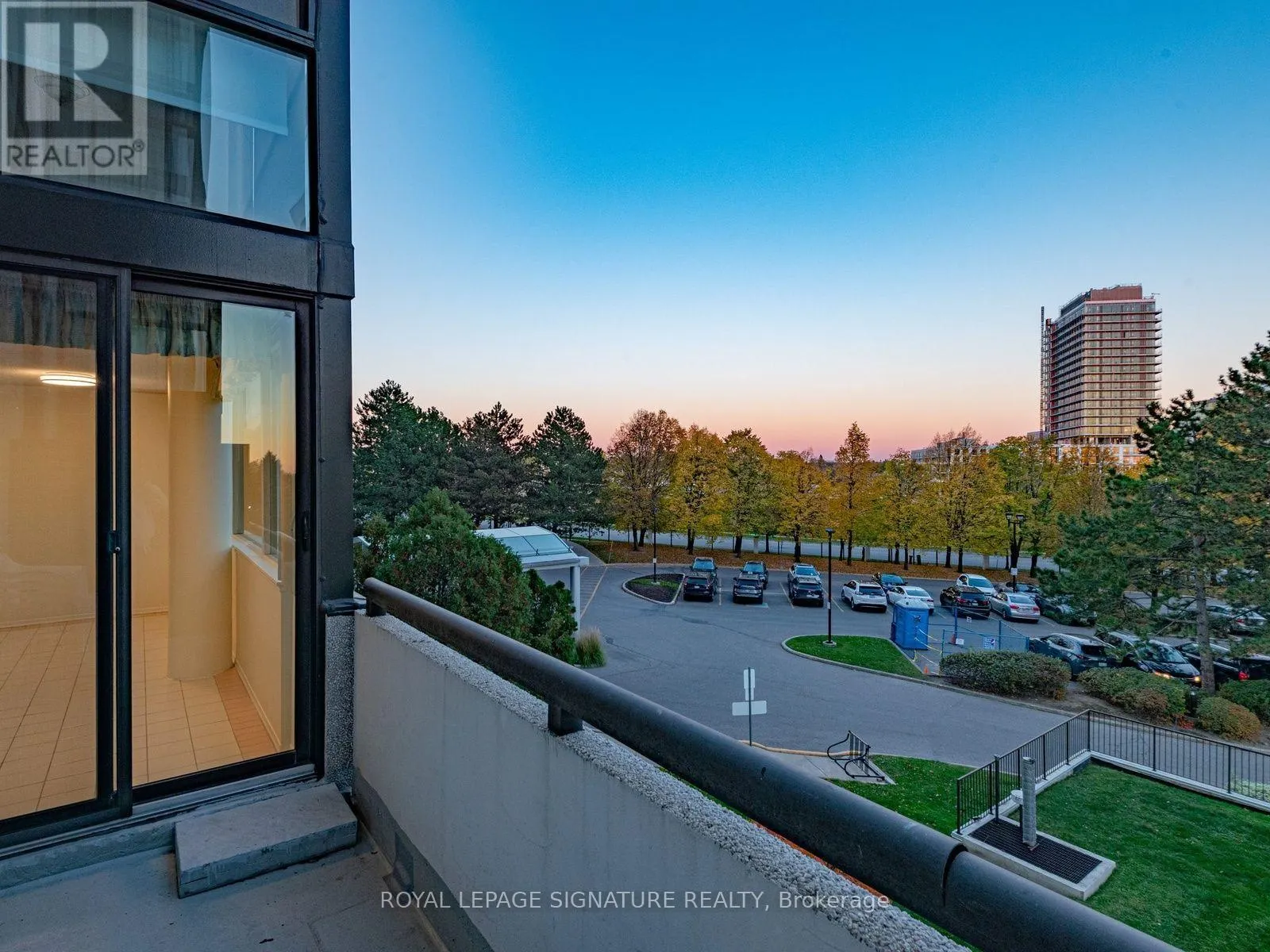 303 - 20 HARDING BOULEVARD W