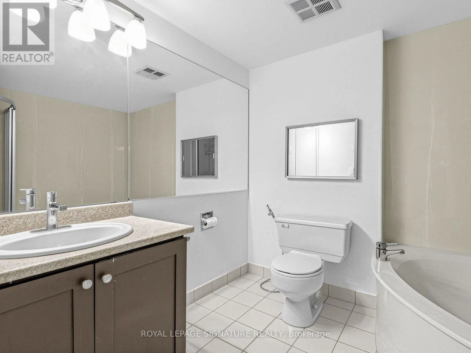303 - 20 HARDING BOULEVARD W