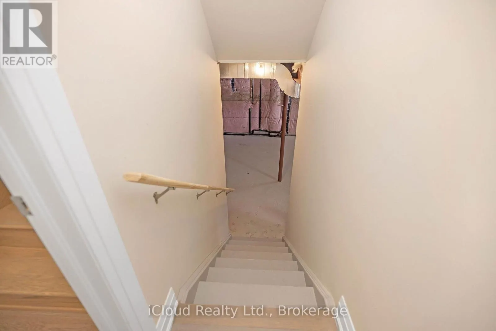 38 PINE HILL CRESCENT