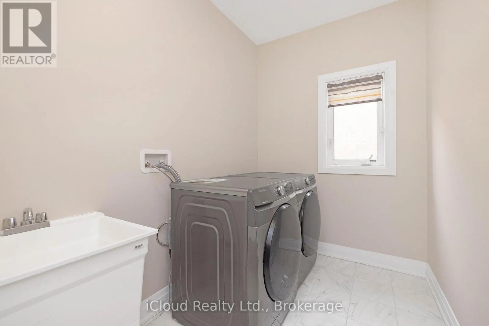 38 PINE HILL CRESCENT