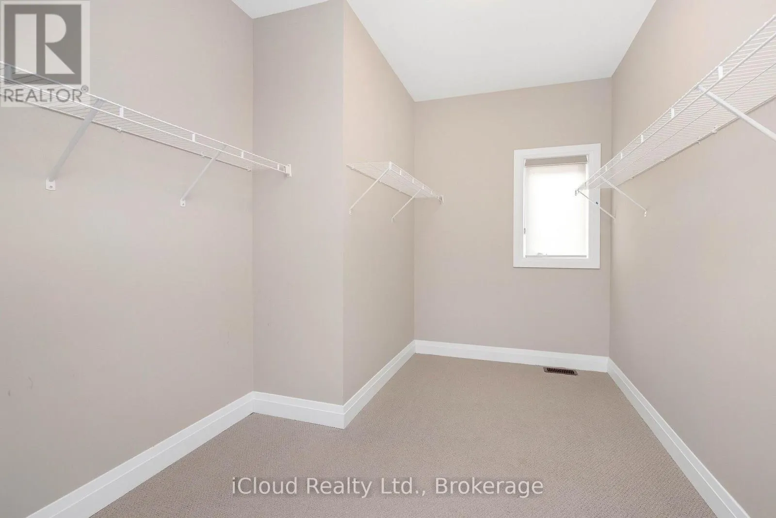 38 PINE HILL CRESCENT
