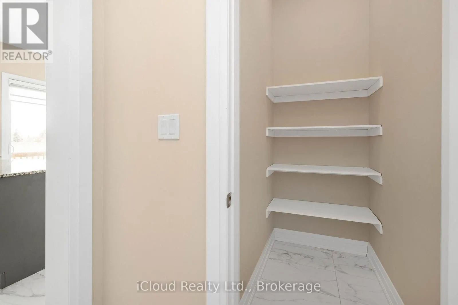 38 PINE HILL CRESCENT