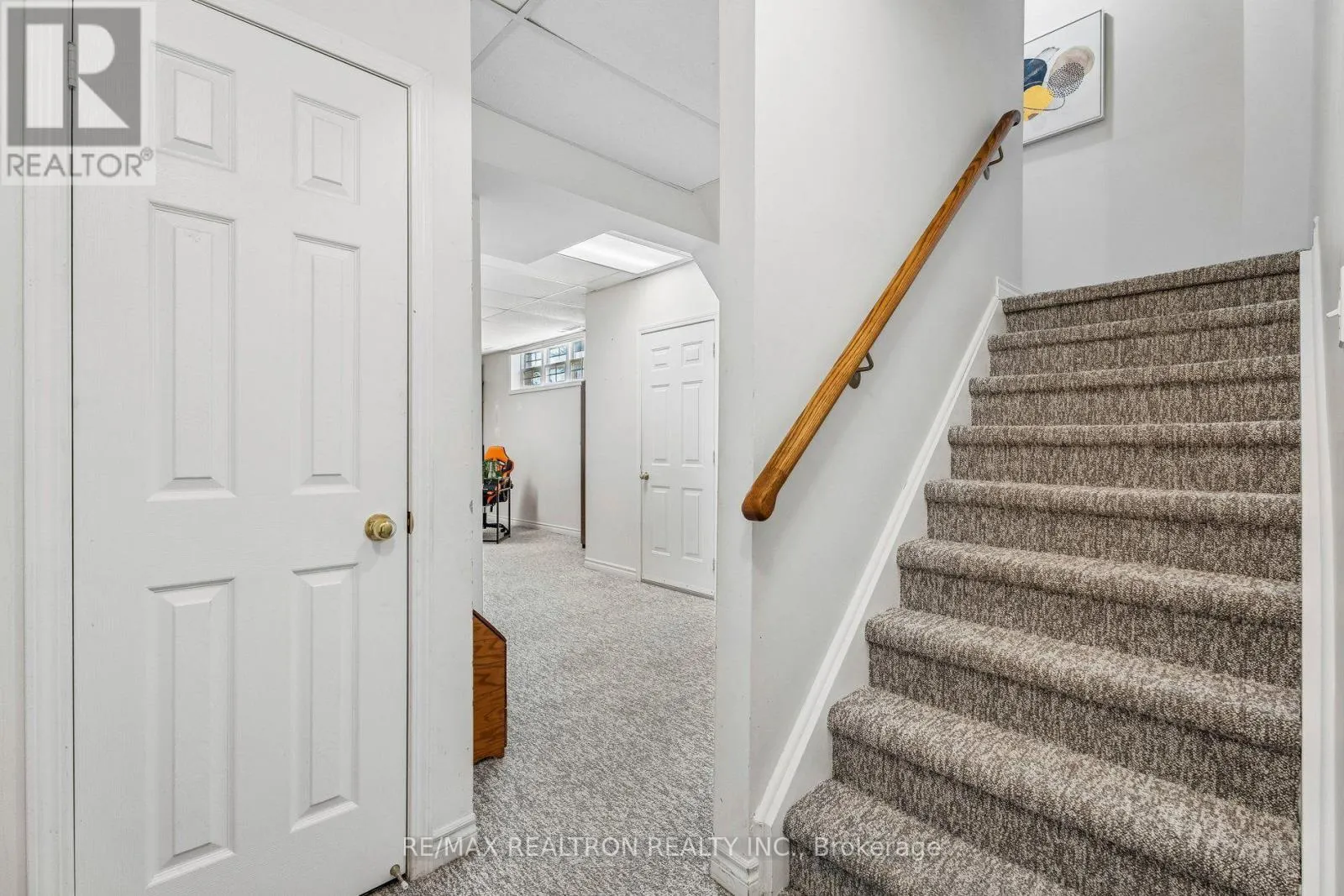 33 WRENDALE CRESCENT