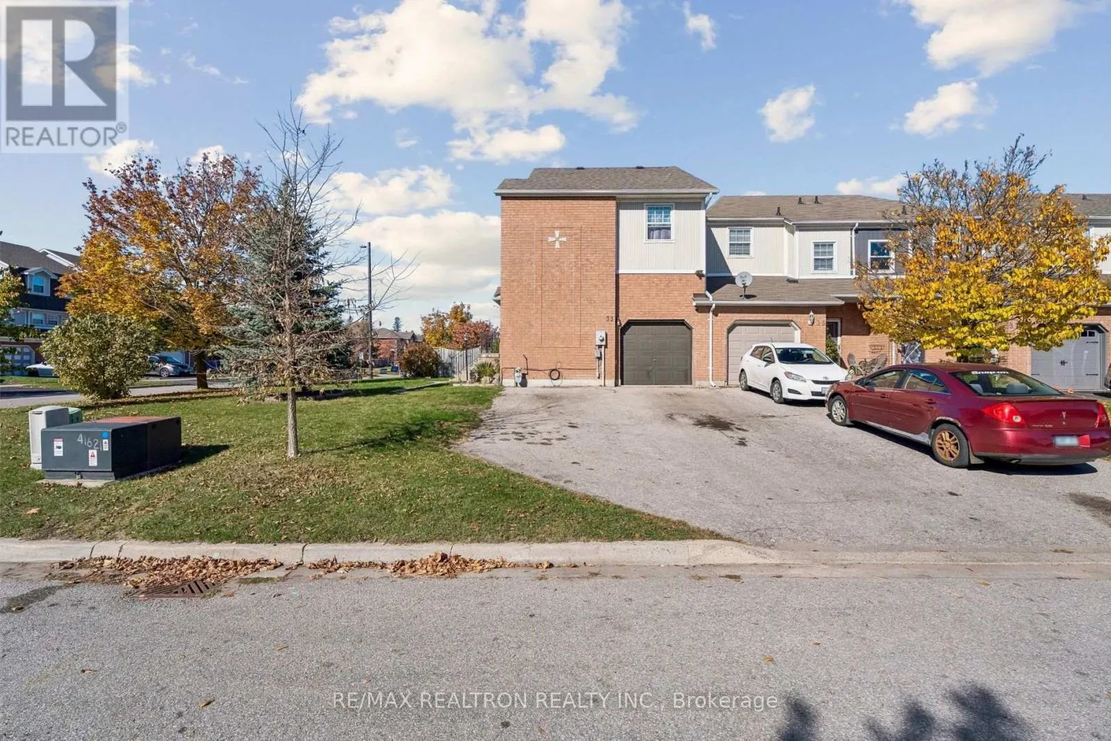 33 WRENDALE CRESCENT