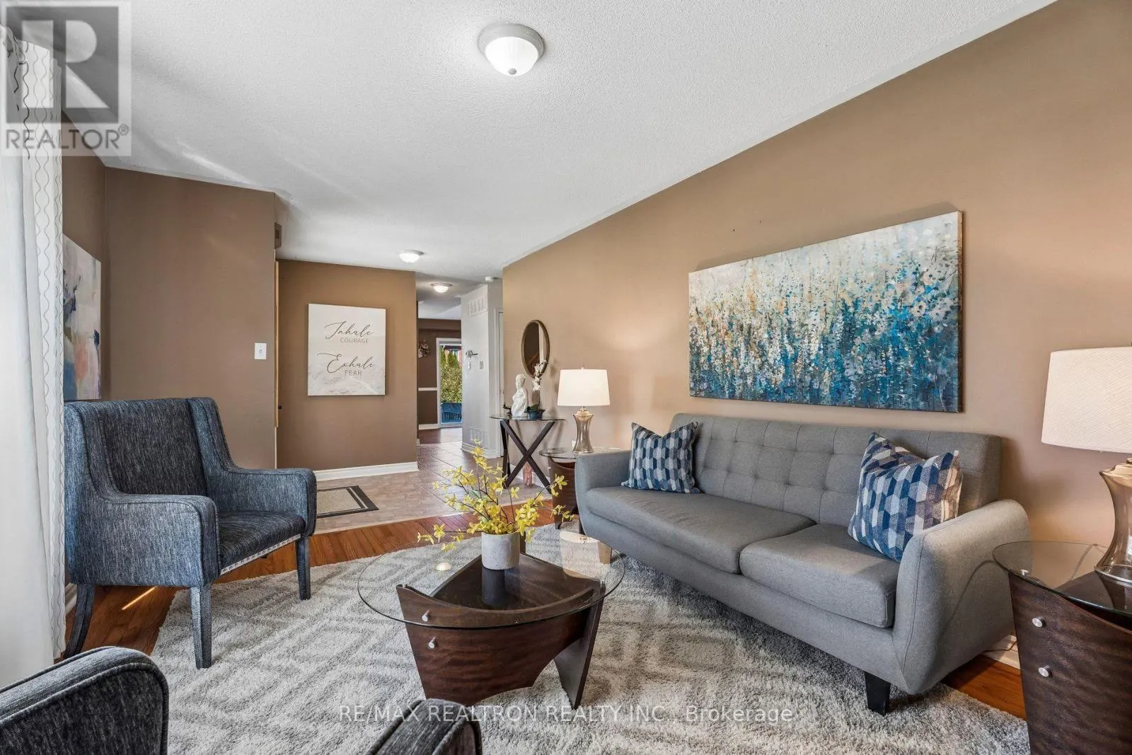 33 WRENDALE CRESCENT