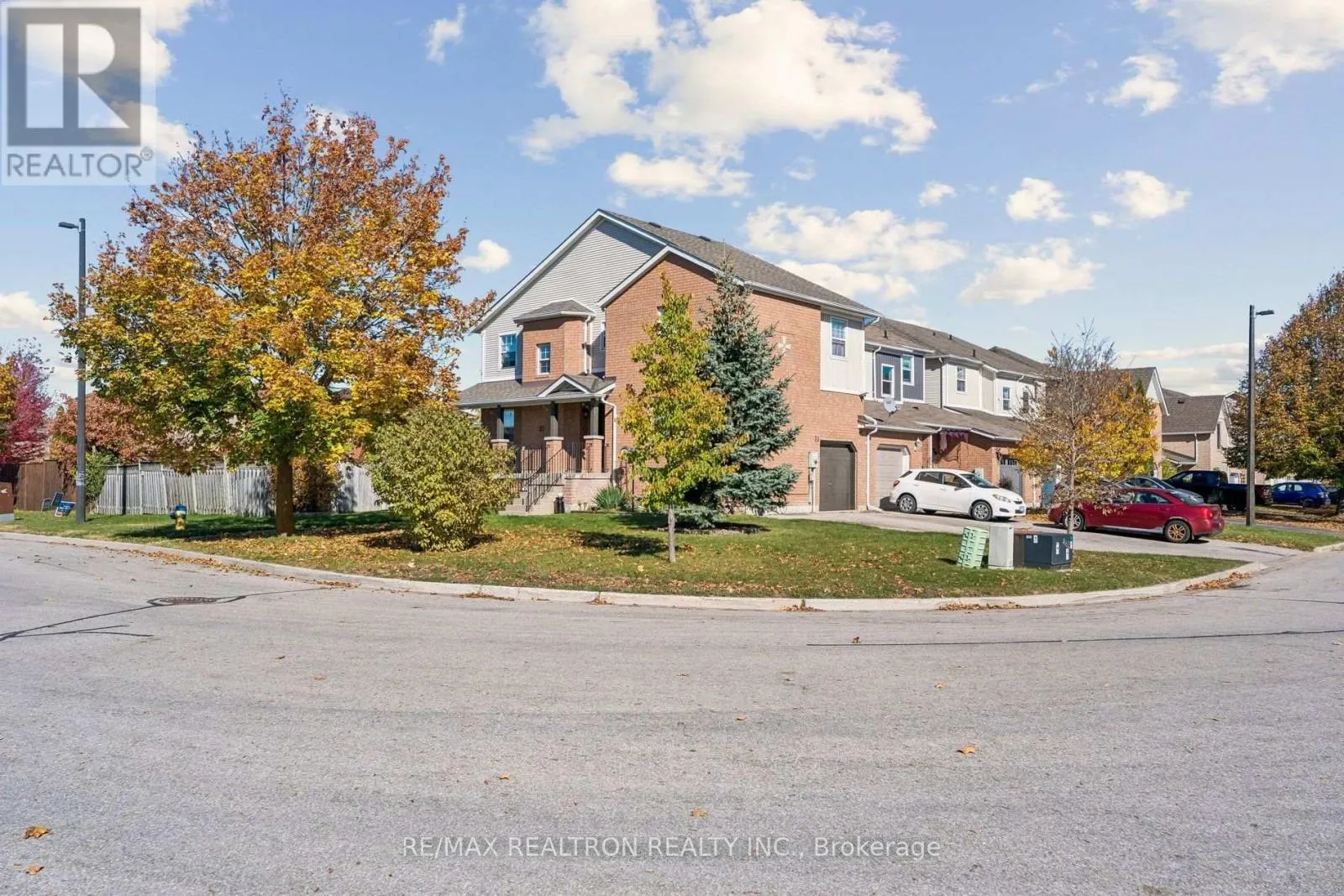 33 WRENDALE CRESCENT