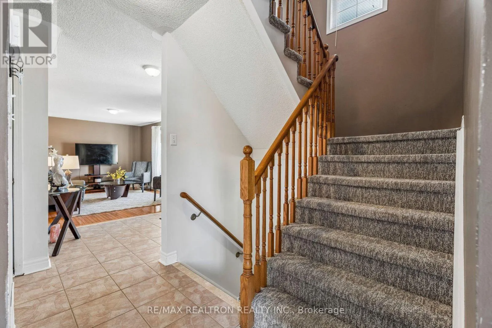 33 WRENDALE CRESCENT