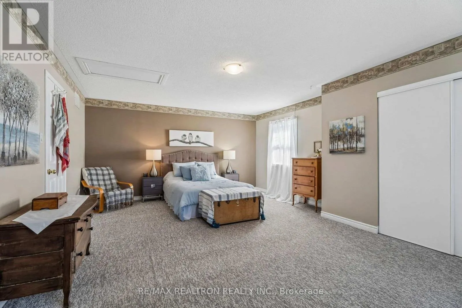 33 WRENDALE CRESCENT