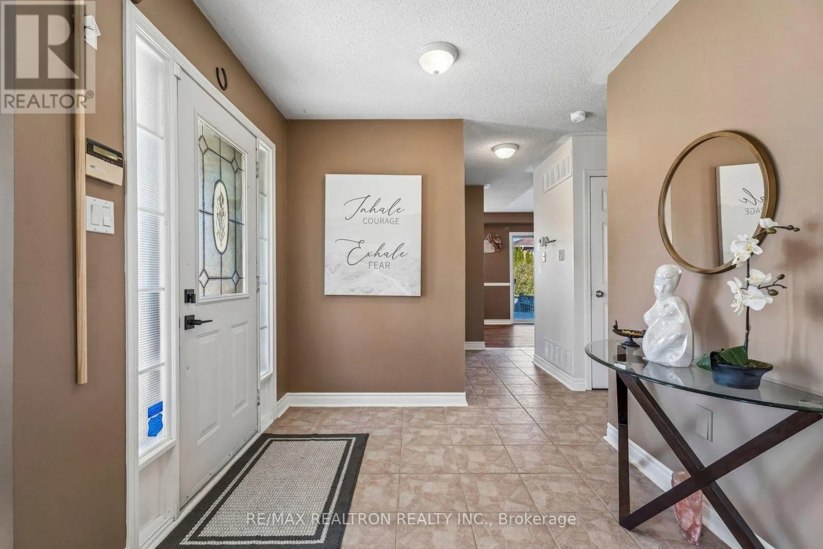 33 WRENDALE CRESCENT