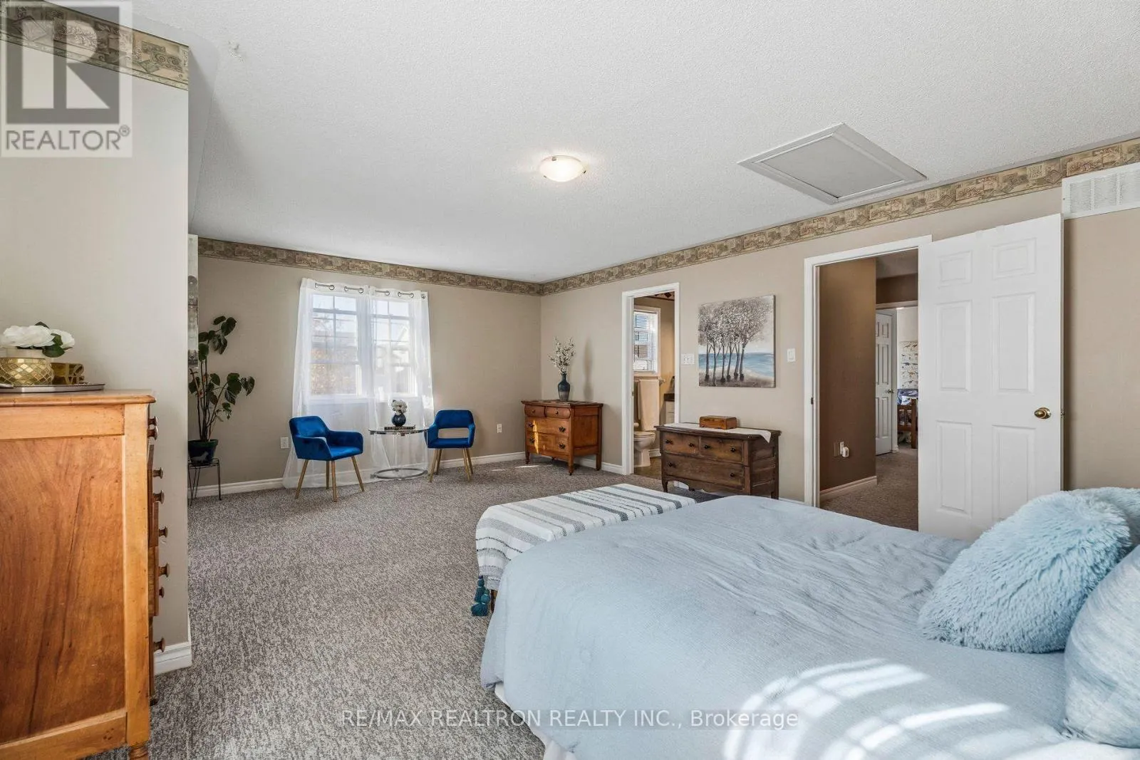 33 WRENDALE CRESCENT