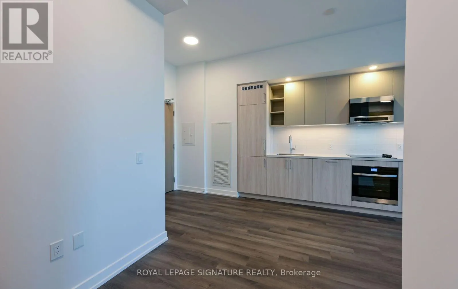 2404 - 5 MEADOWDALE ROAD