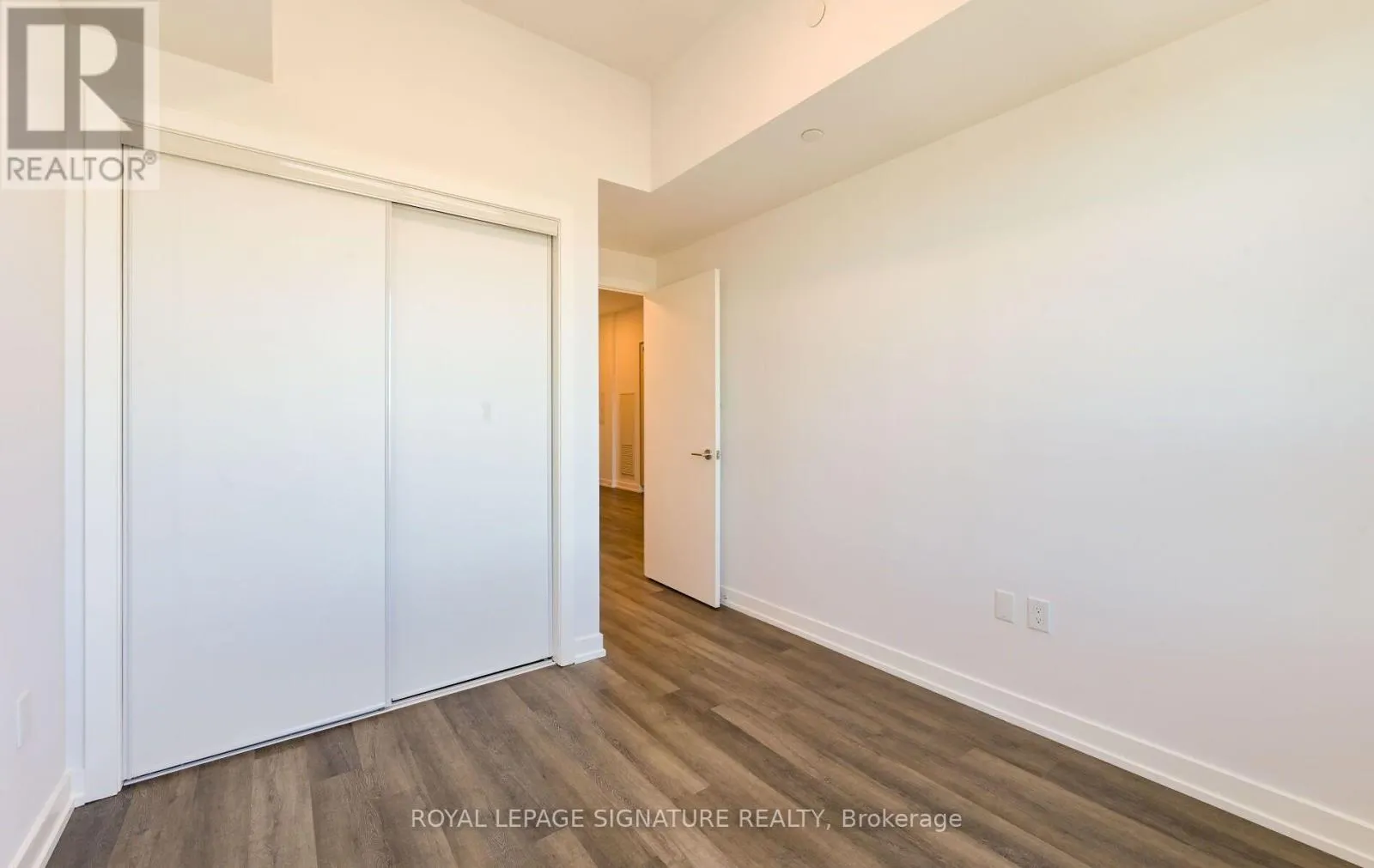 2404 - 5 MEADOWDALE ROAD