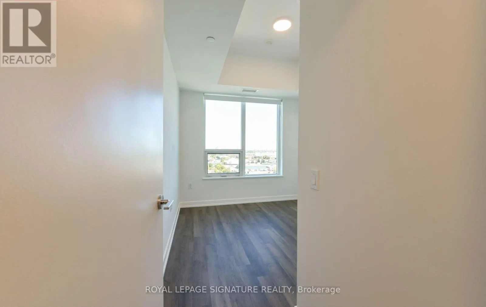 2404 - 5 MEADOWDALE ROAD