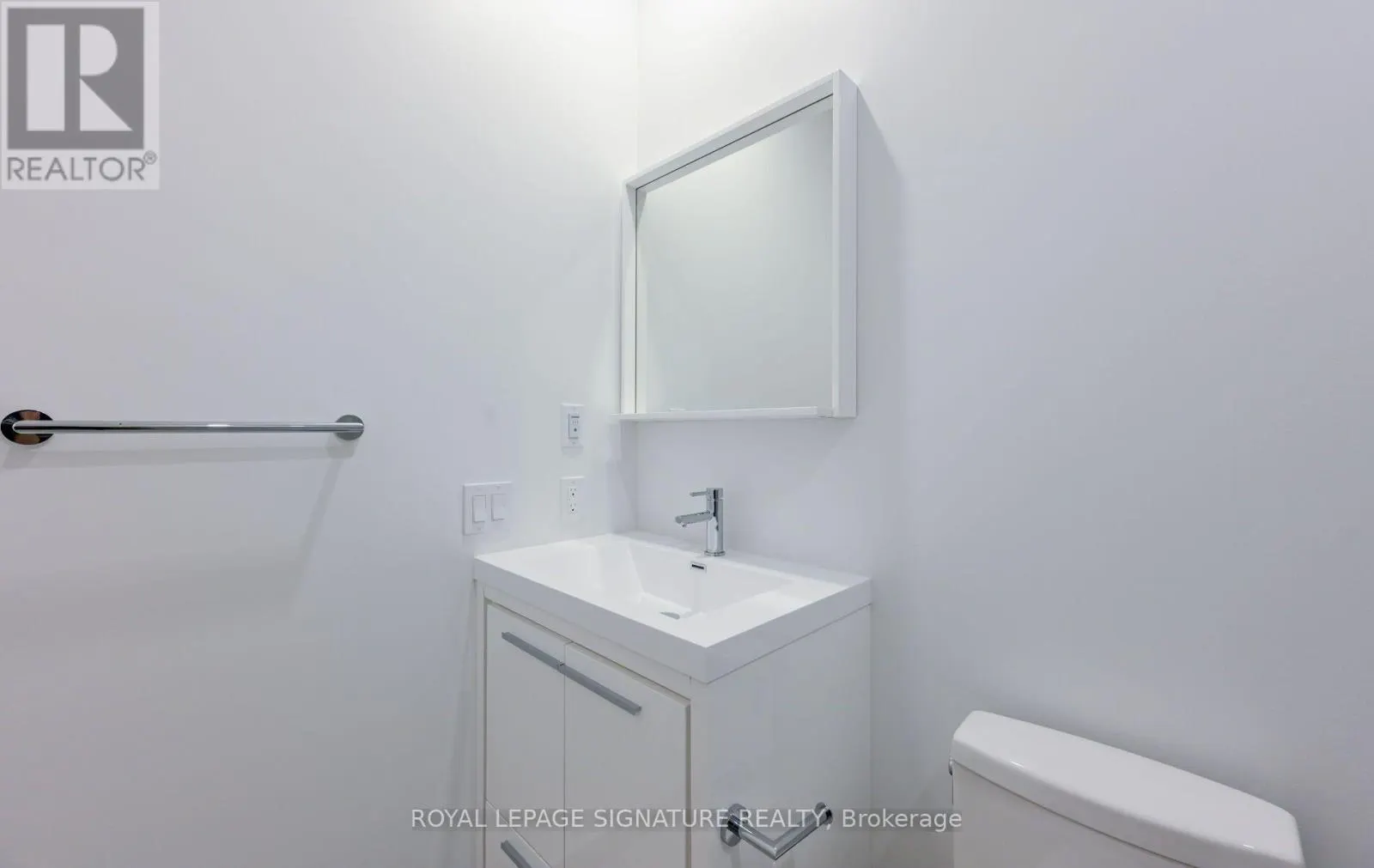2404 - 5 MEADOWDALE ROAD