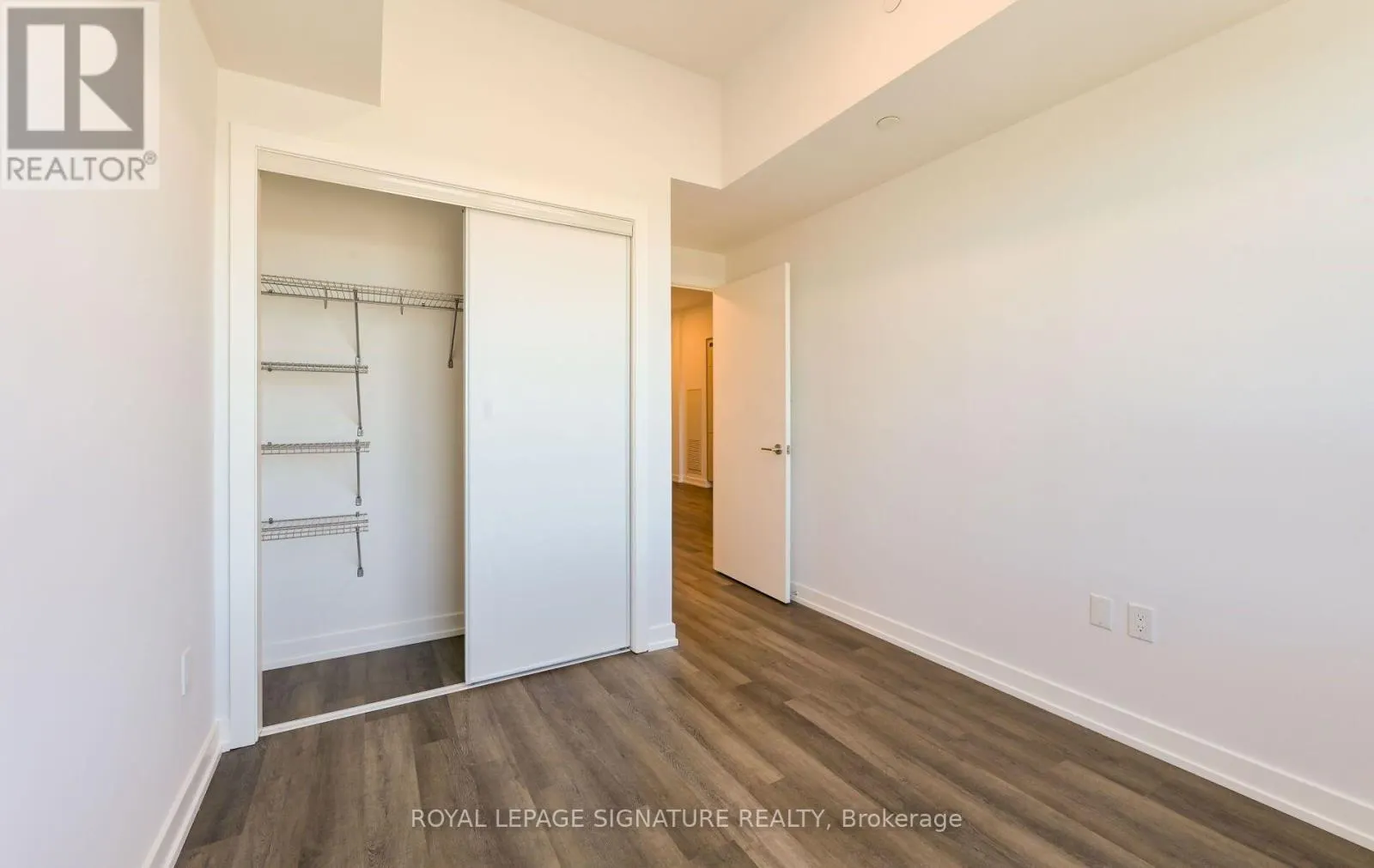 2404 - 5 MEADOWDALE ROAD
