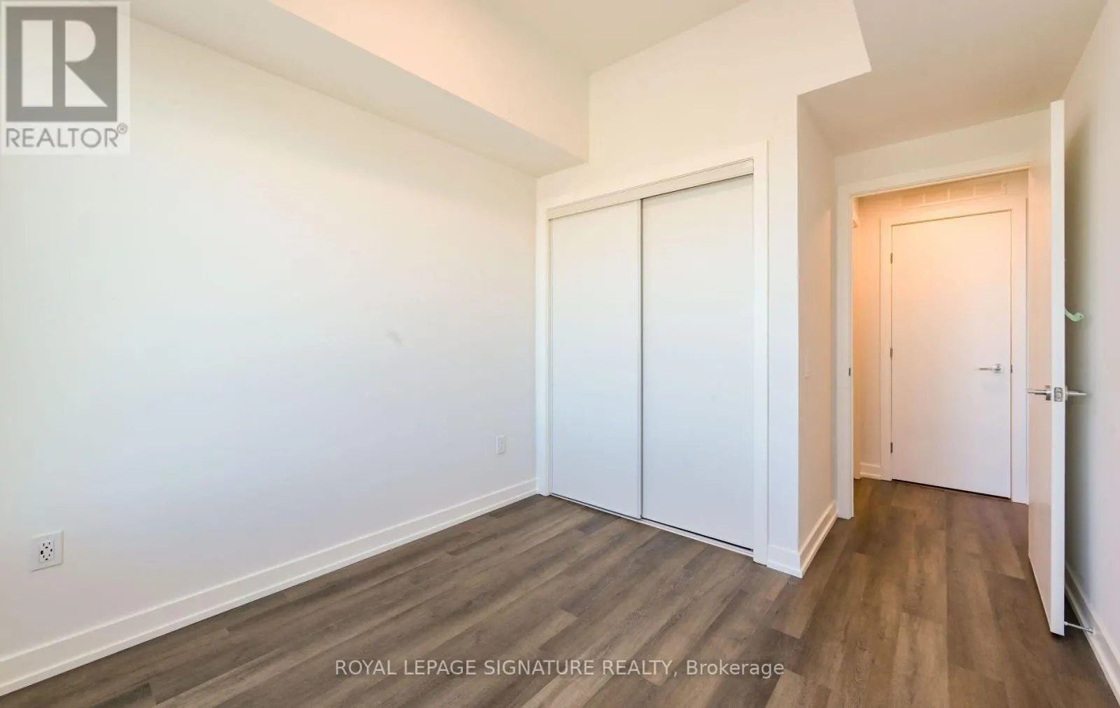 2404 - 5 MEADOWDALE ROAD