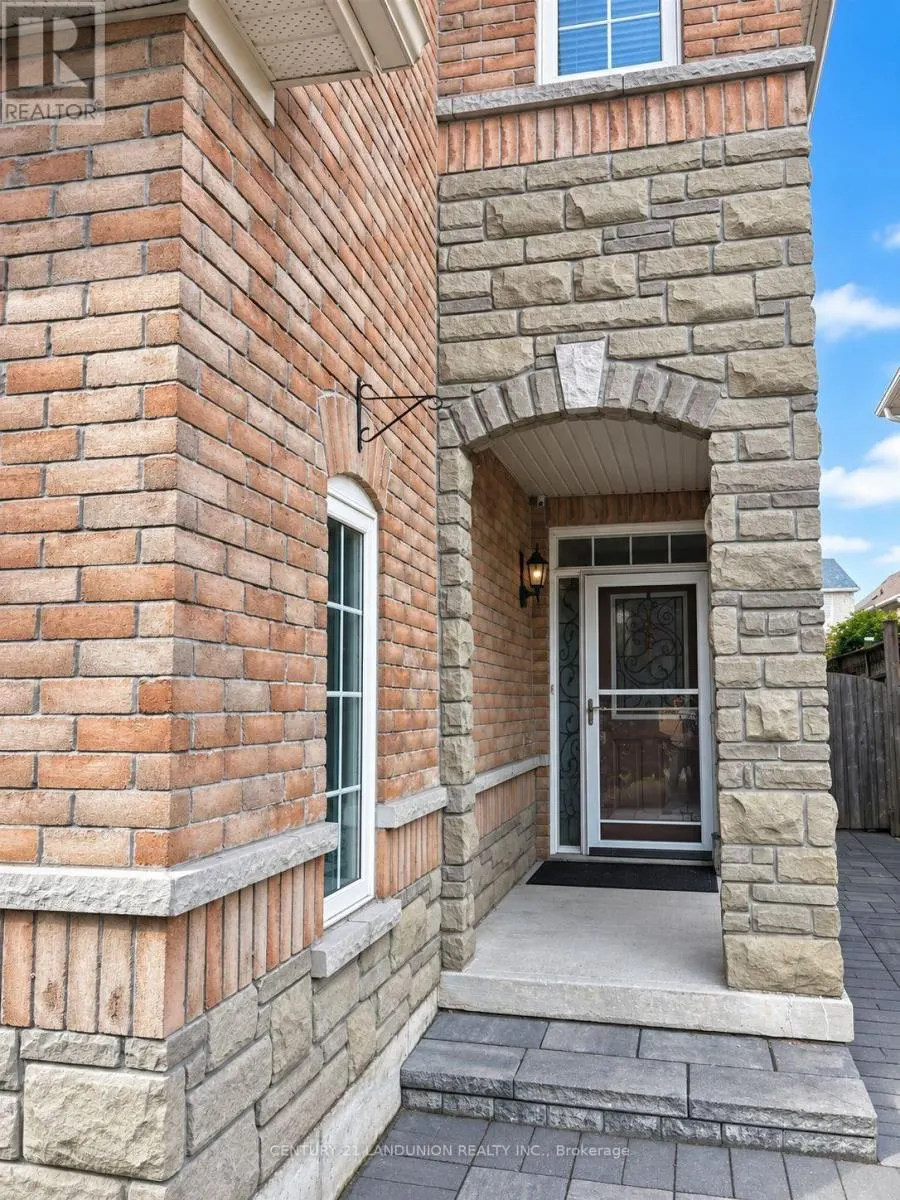 52 KENTLEY STREET