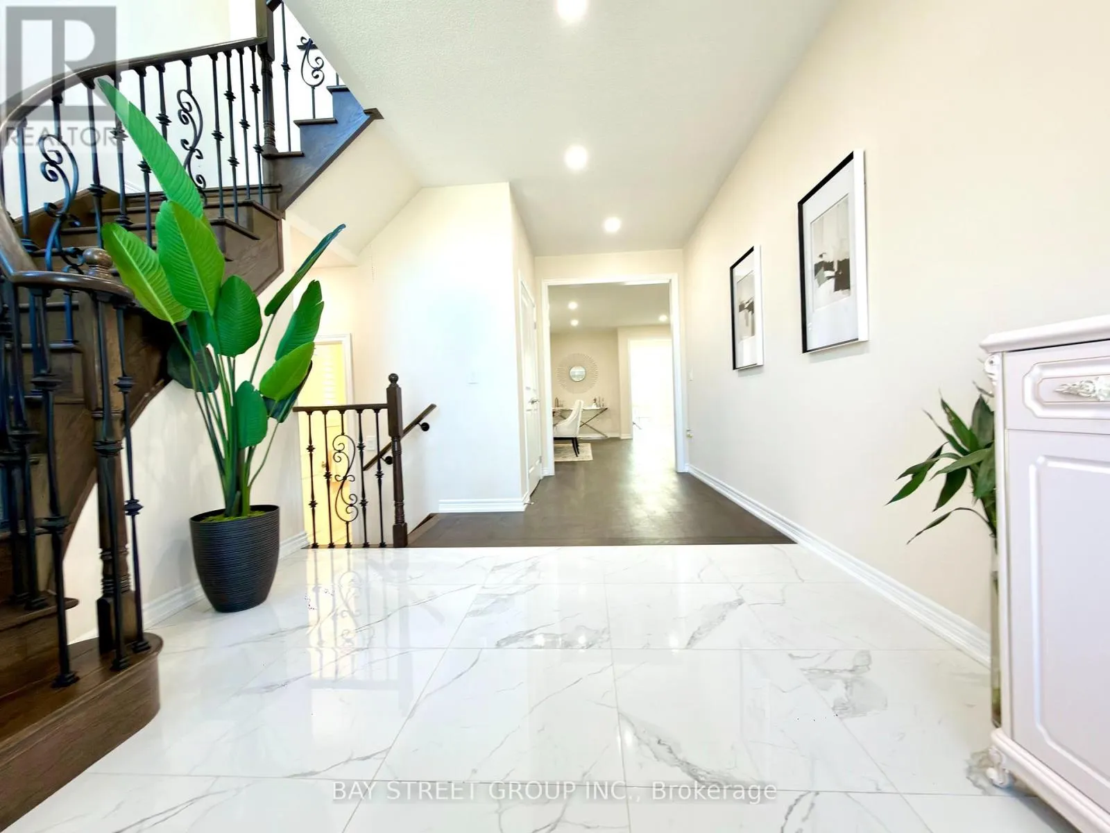 3 MANOR HAMPTON STREET