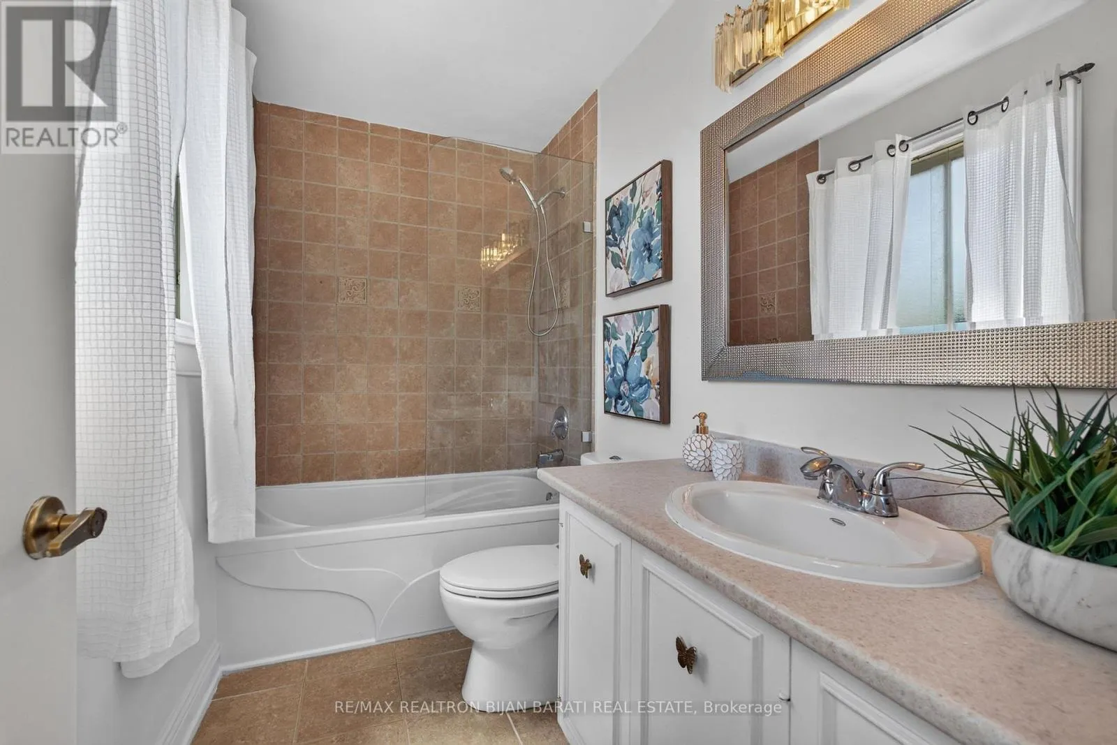 215 GRANDVIEW AVENUE