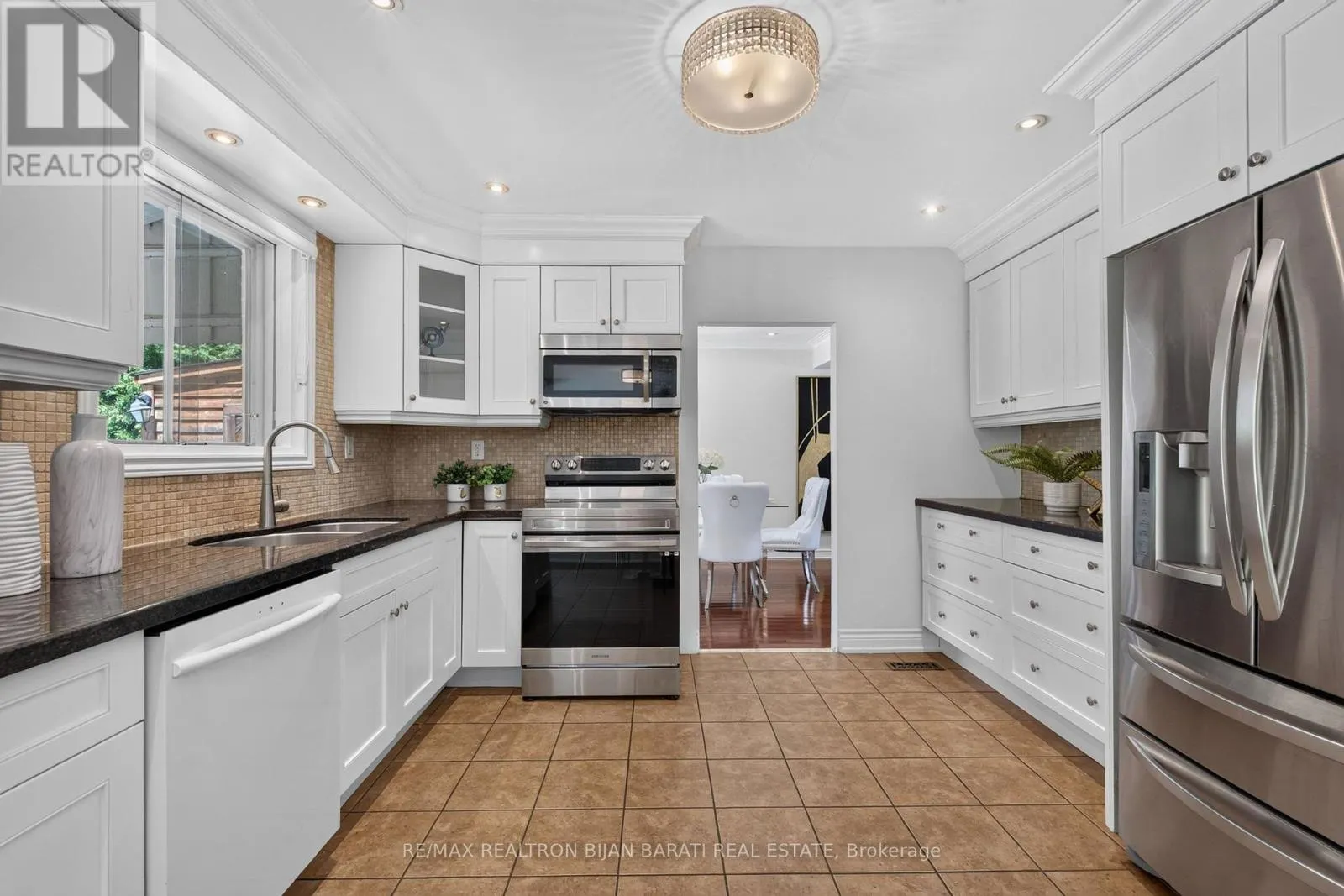 215 GRANDVIEW AVENUE