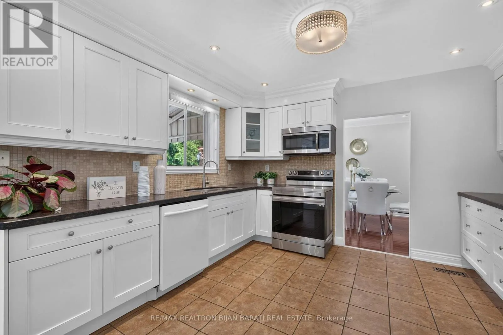 215 GRANDVIEW AVENUE