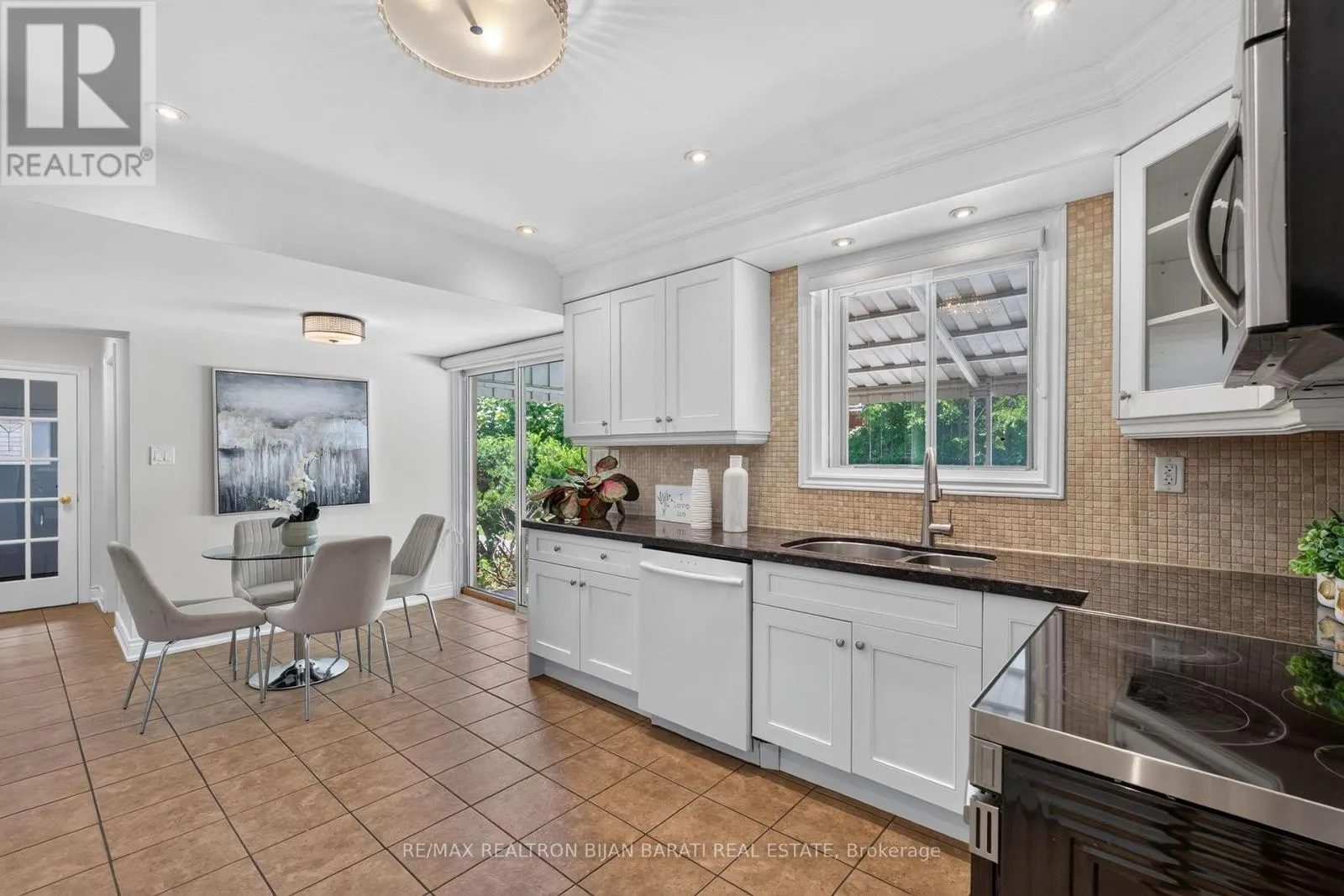 215 GRANDVIEW AVENUE