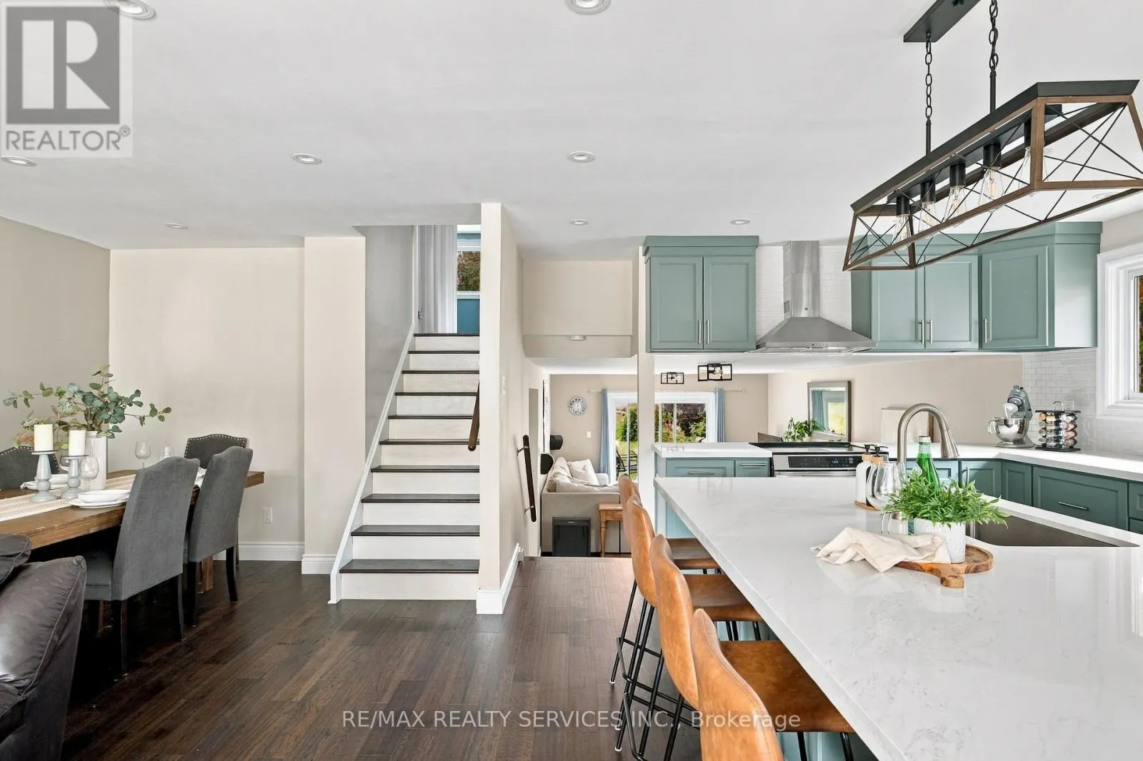 37 MAPLE AVENUE W