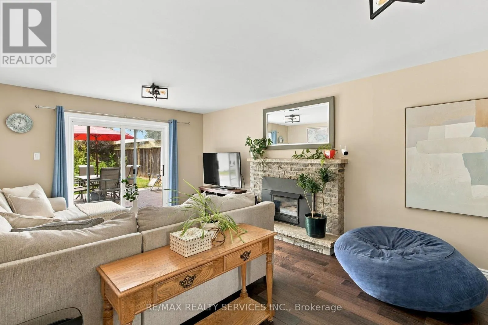 37 MAPLE AVENUE W