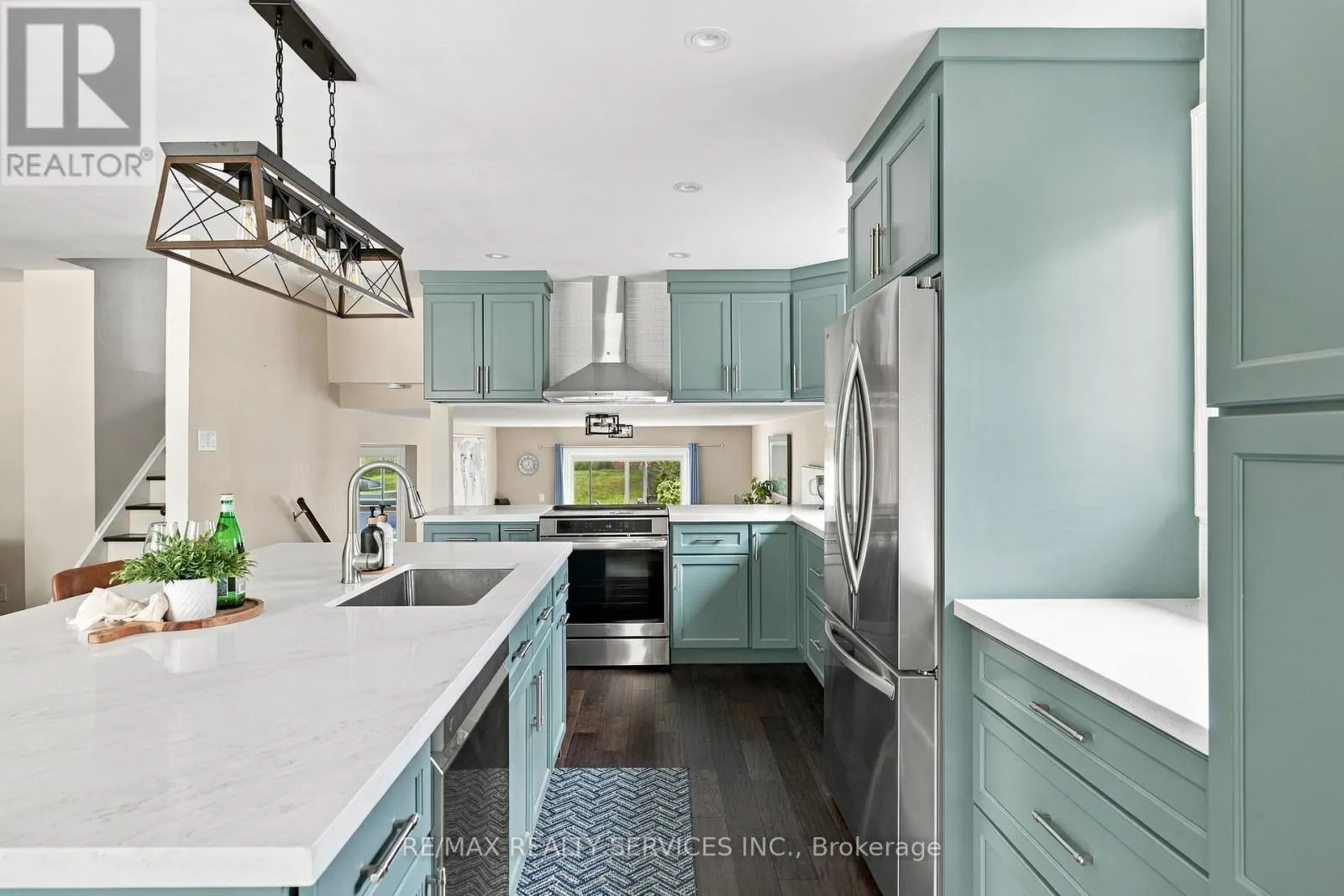 37 MAPLE AVENUE W