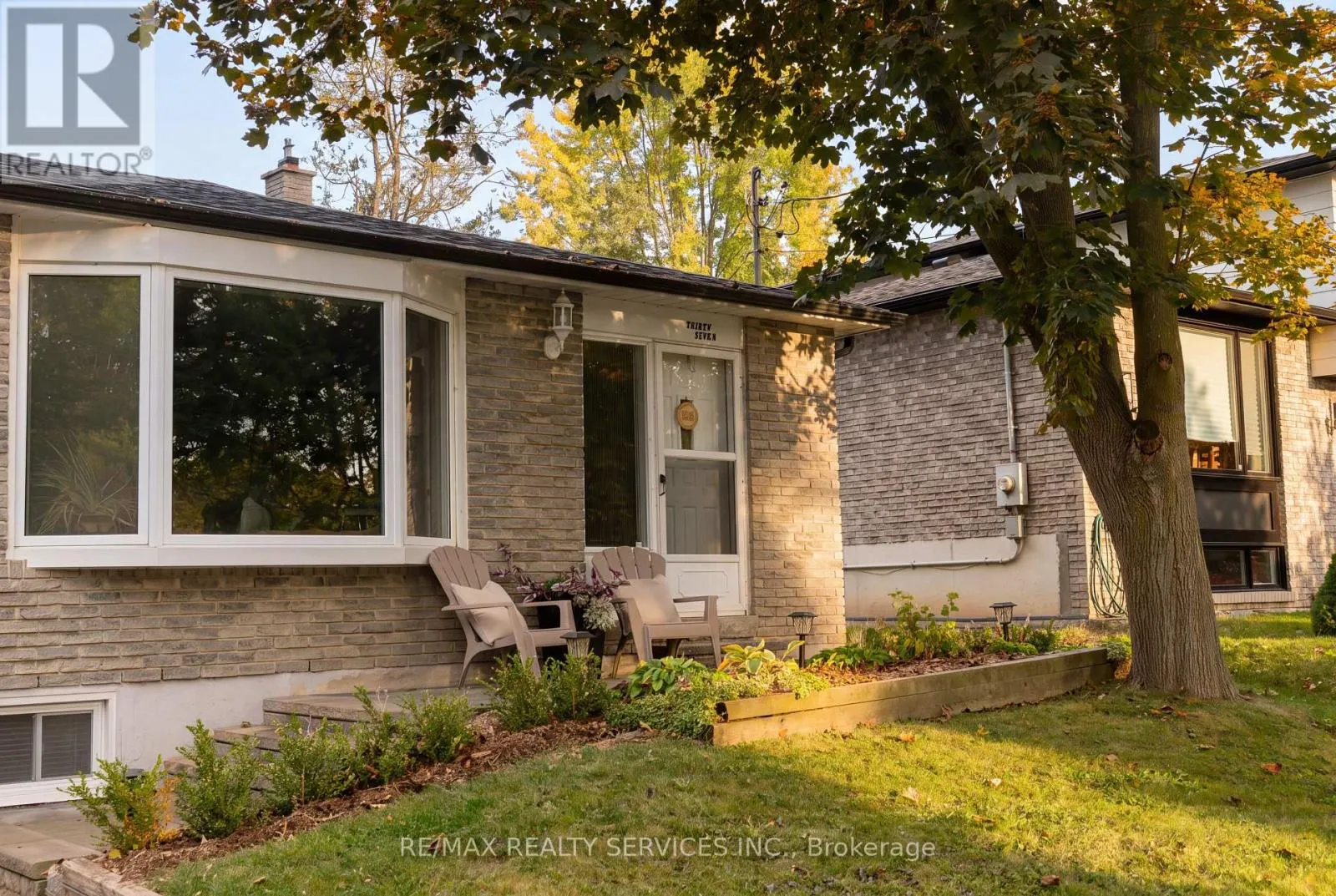 37 MAPLE AVENUE W