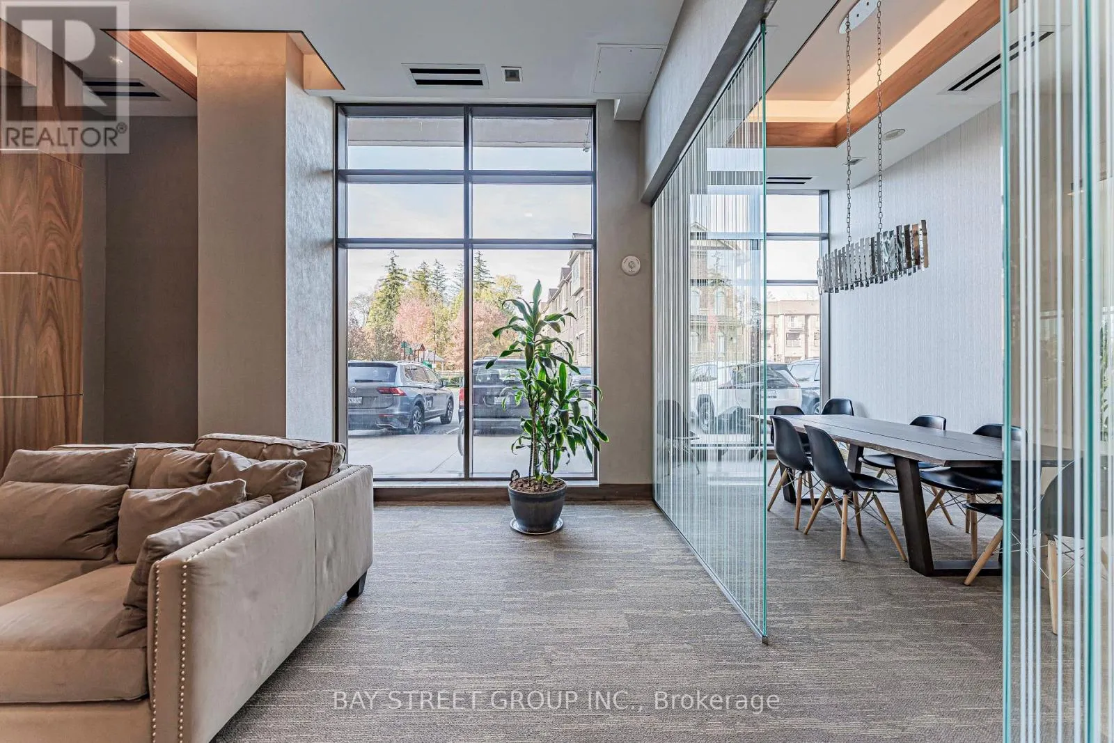 1905 - 9506 MARKHAM ROAD
