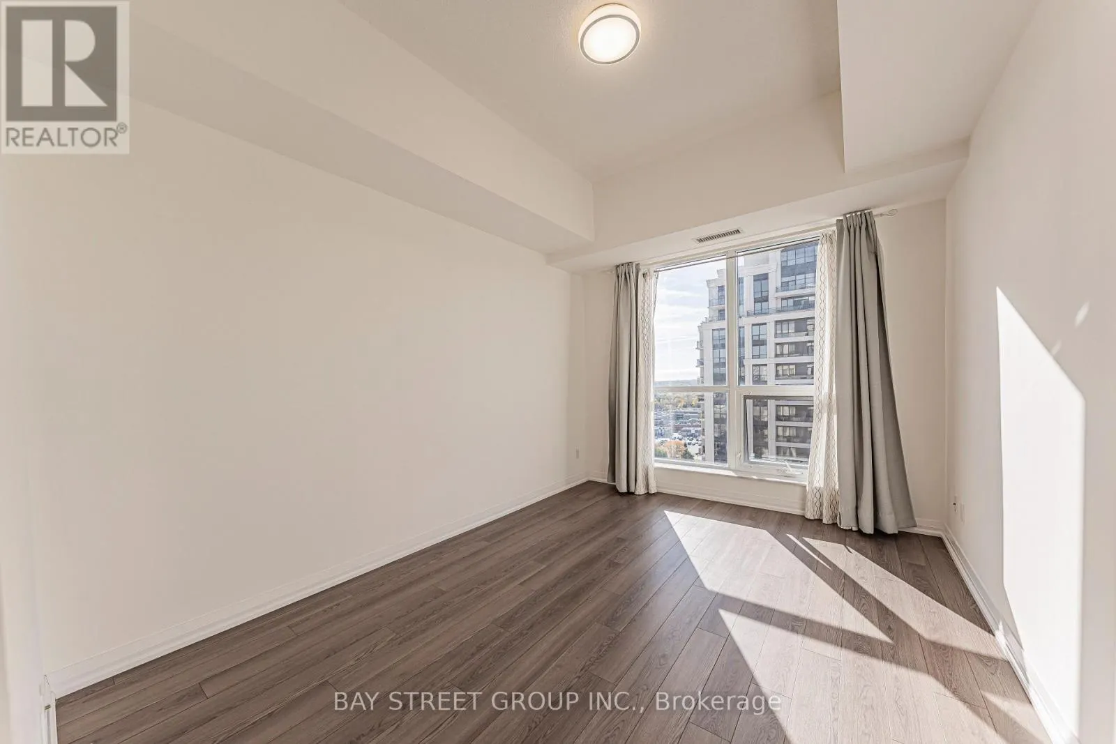 1905 - 9506 MARKHAM ROAD