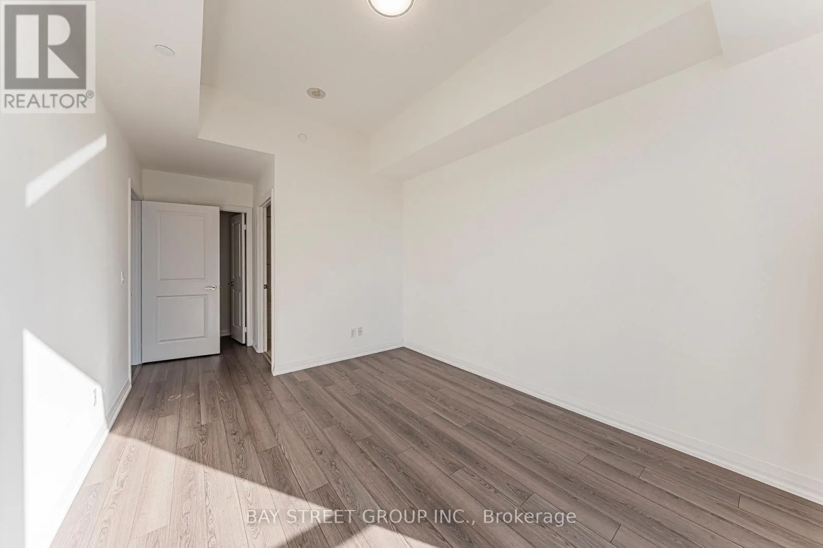 1905 - 9506 MARKHAM ROAD