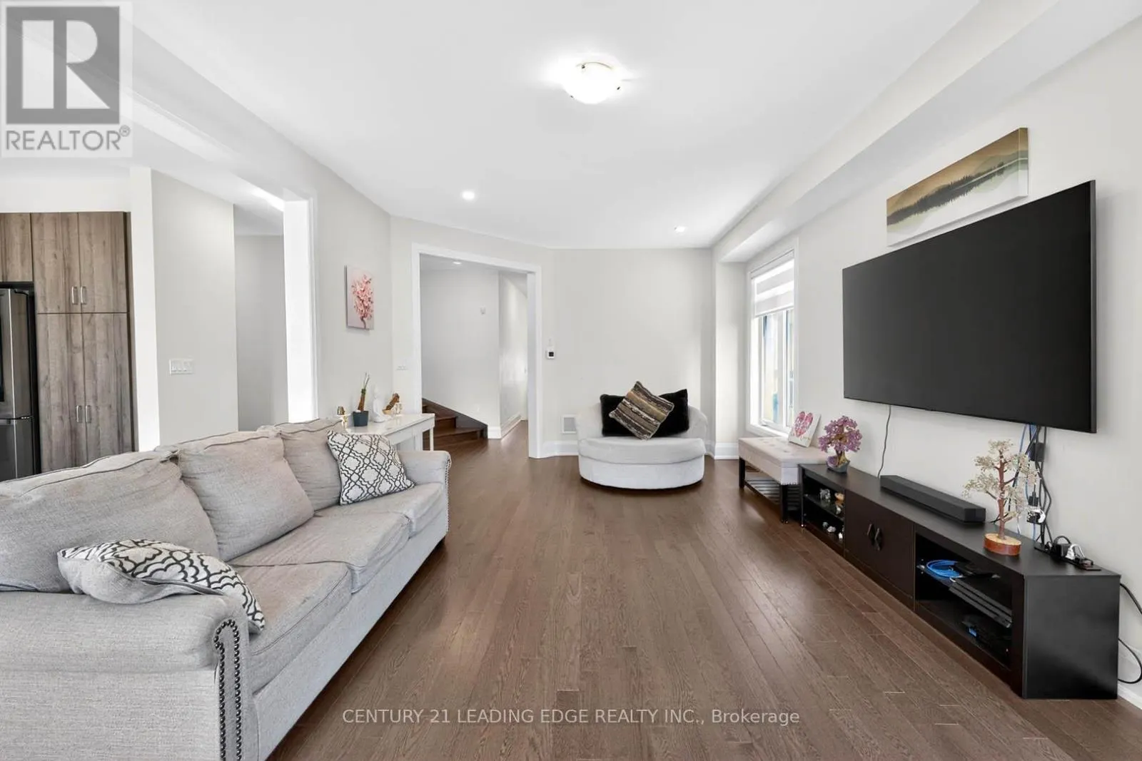 235 FERRAGINE CRESCENT