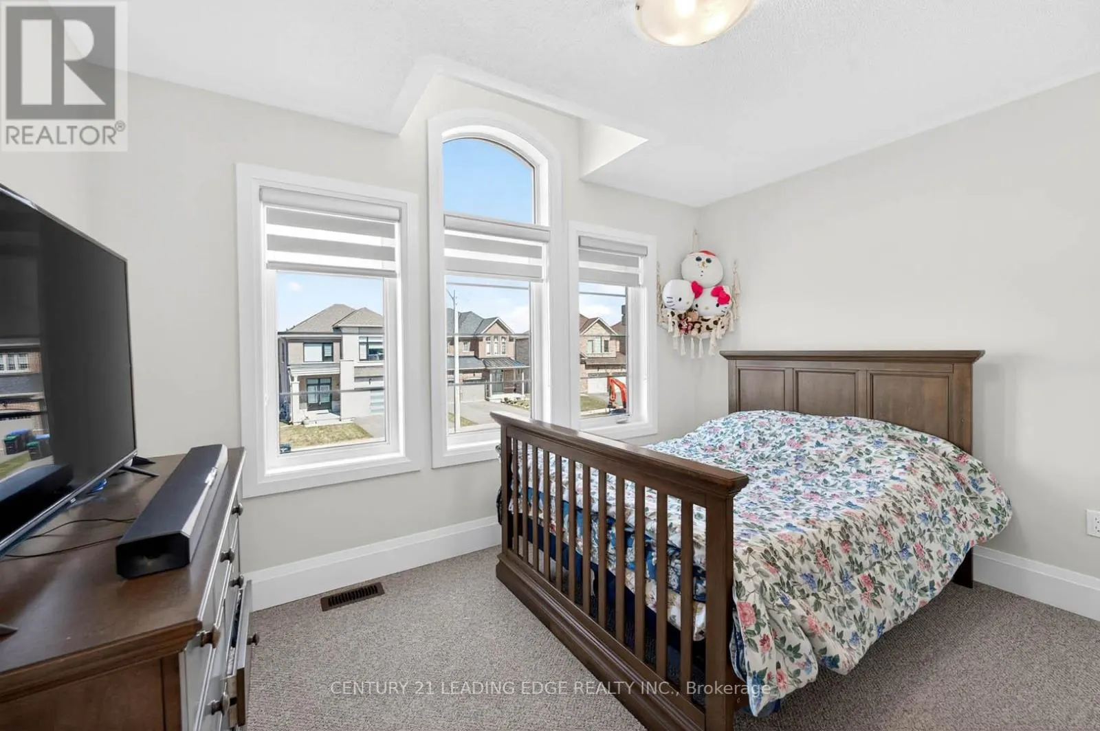 235 FERRAGINE CRESCENT