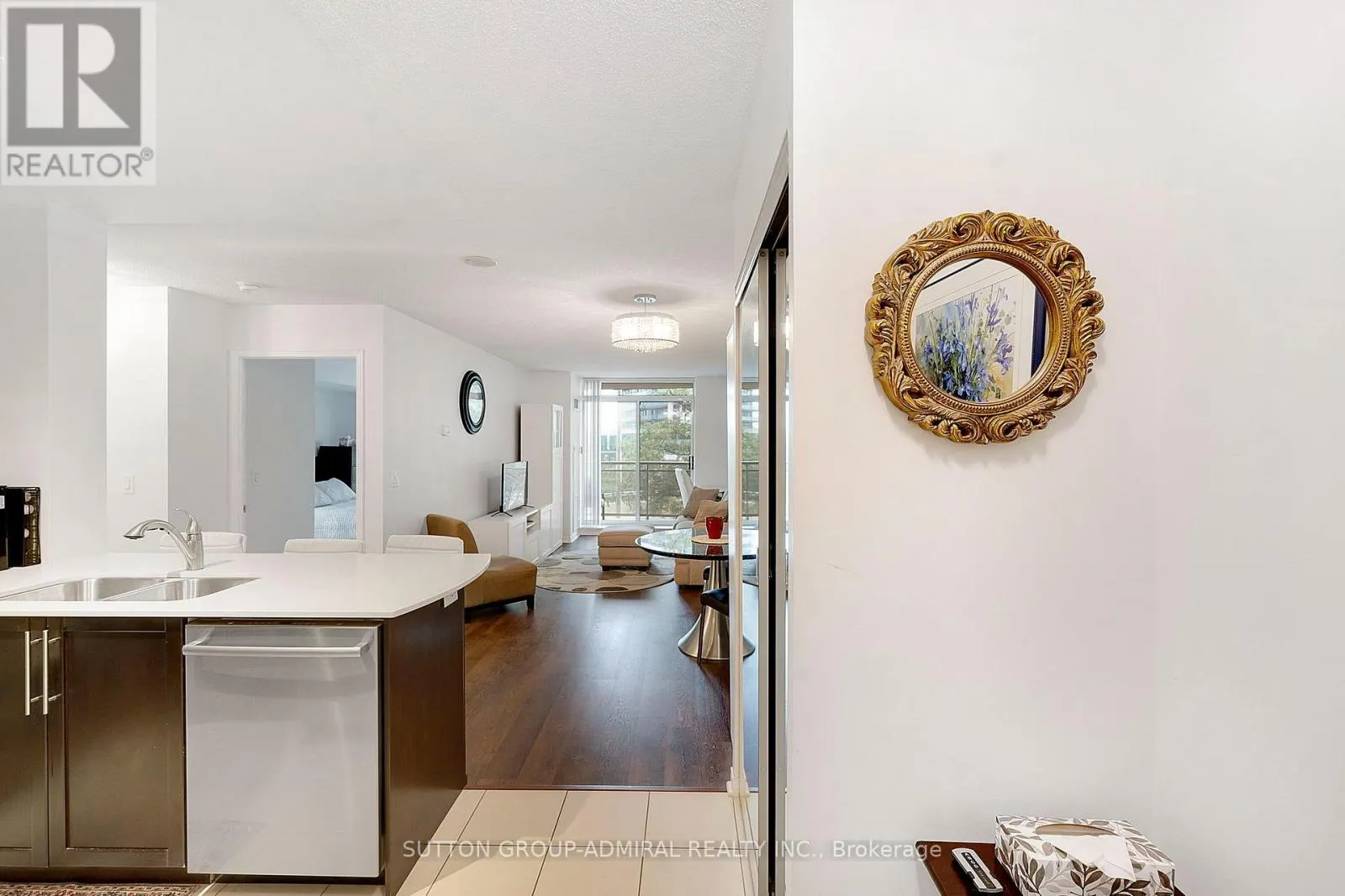 307 - 73 KING WILLIAM CRESCENT