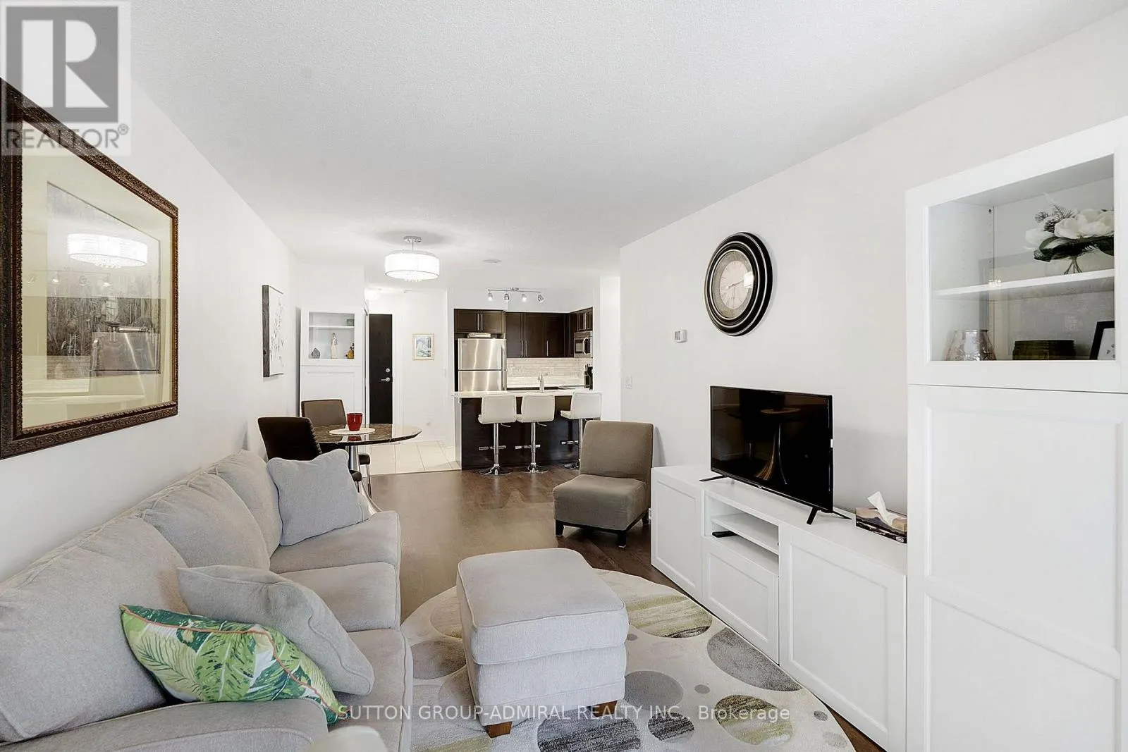 307 - 73 KING WILLIAM CRESCENT