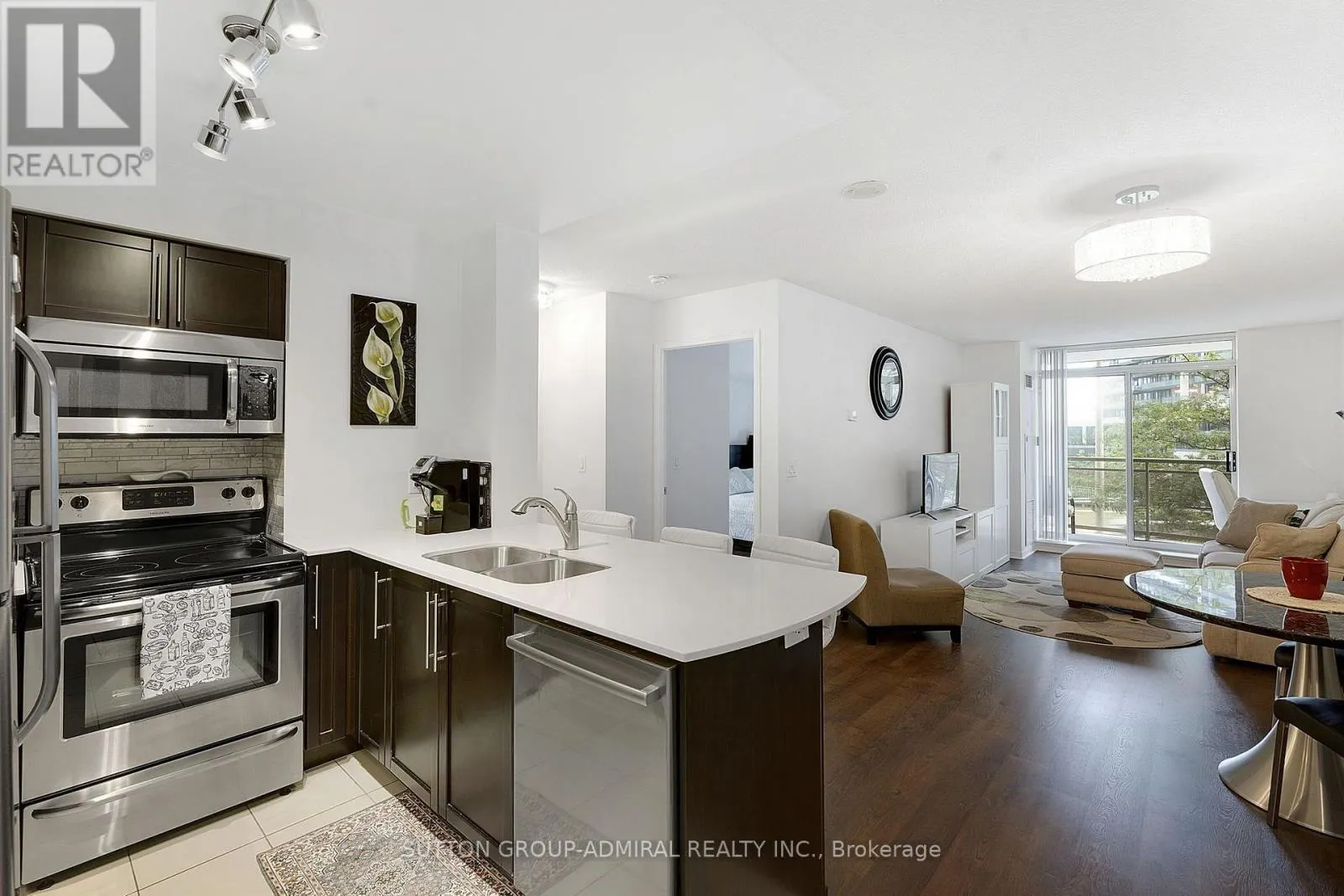 307 - 73 KING WILLIAM CRESCENT