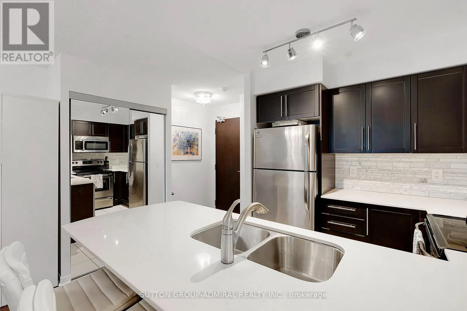 307 - 73 KING WILLIAM CRESCENT