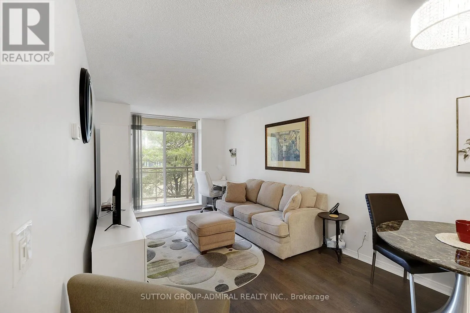 307 - 73 KING WILLIAM CRESCENT